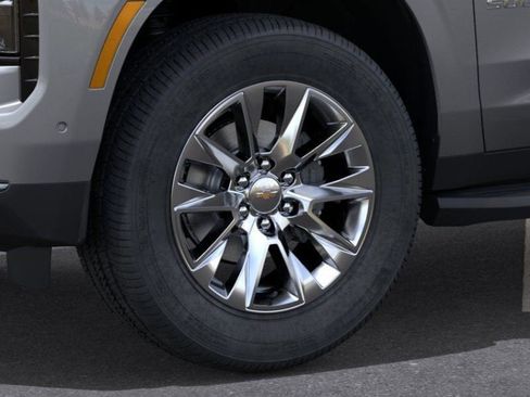 New 2026 Chevrolet Suburban Premier AWD/4WD image 9