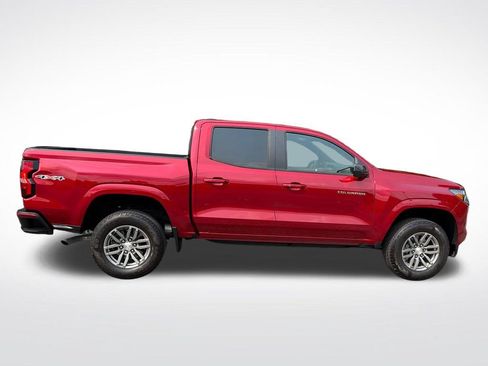 Used 2023 Chevrolet Colorado LT w/ LT Convenience Package II AWD/4WD image 7