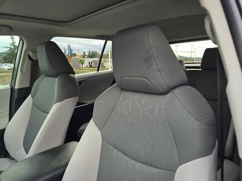 Certified 2025 Toyota RAV4 XLE image 25