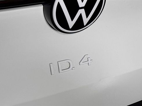 Certified 2025 Volkswagen ID.4 Pro image 25