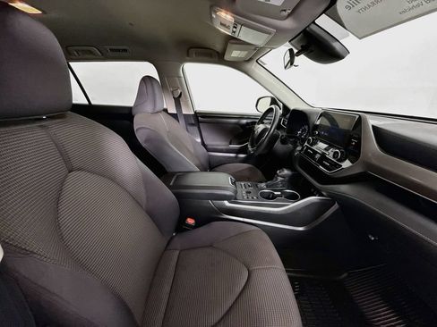 Certified 2025 Toyota Highlander LE AWD/4WD image 29