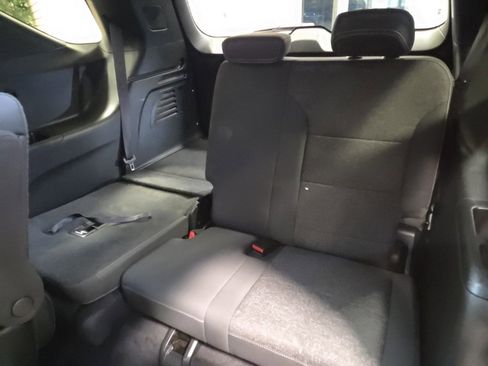 Used 2025 Chevrolet Traverse LT image 15