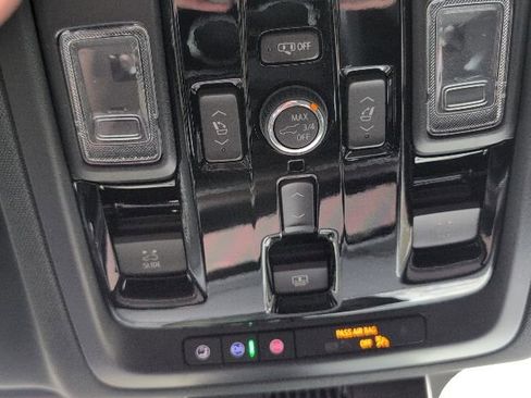 New 2026 Chevrolet Suburban High Country image 30