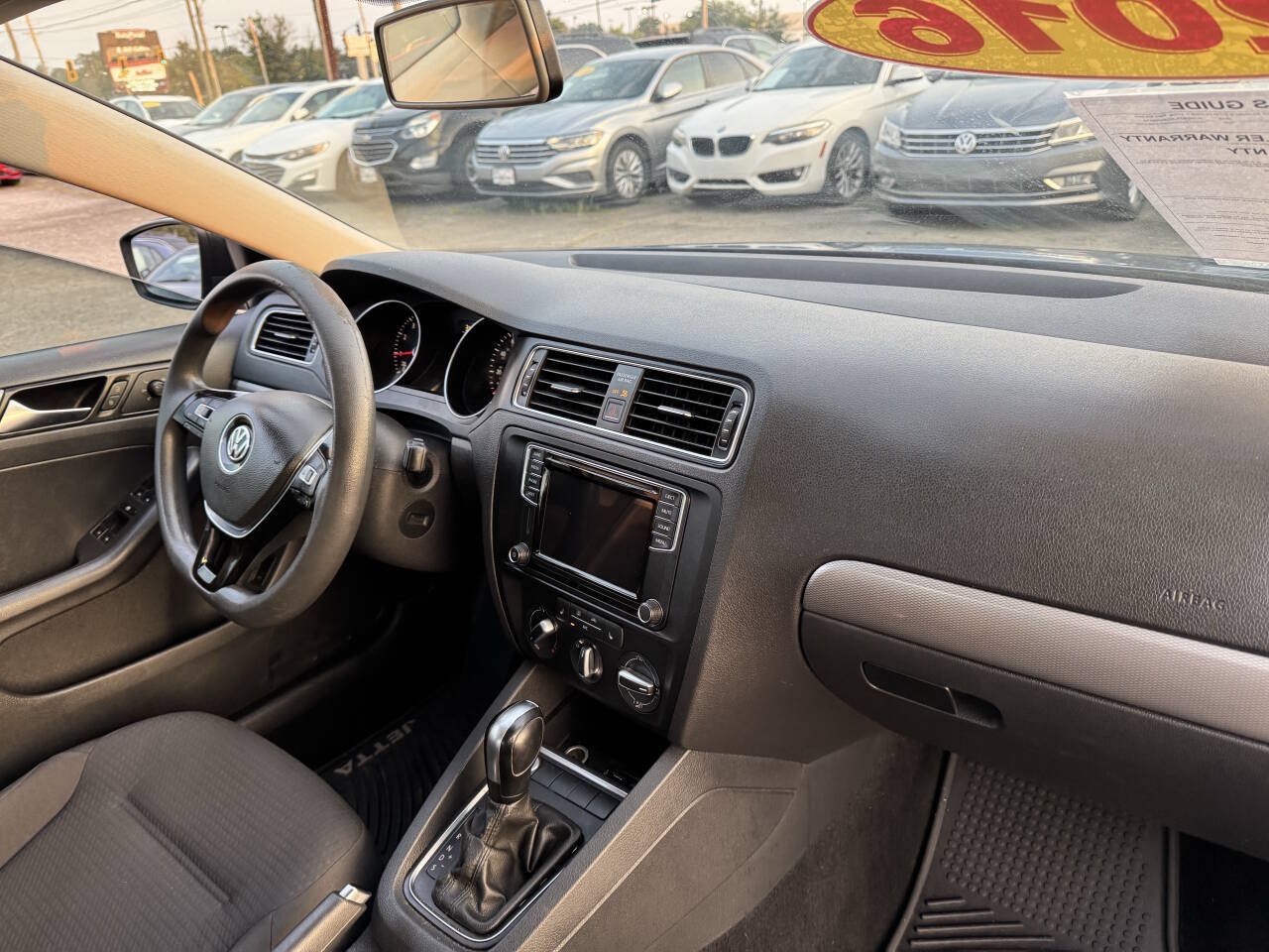 Used 2016 Volkswagen Jetta SE FWD image 14