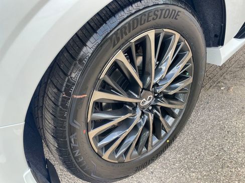 New 2026 INFINITI QX80 Autograph AWD/4WD image 9