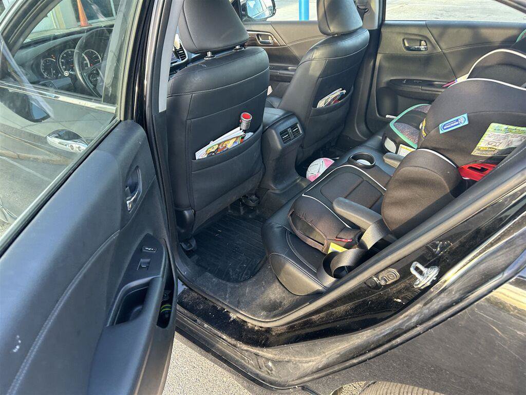 Used 2017 Honda Accord Touring image 6