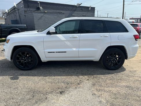 Used 2020 Jeep Grand Cherokee Altitude image 5