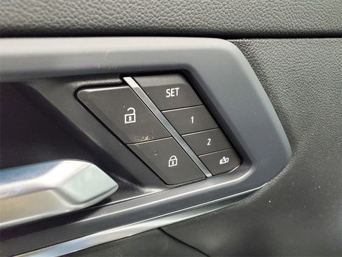 New 2026 GMC Terrain Denali w/ LPO, Black Badging Package image 9