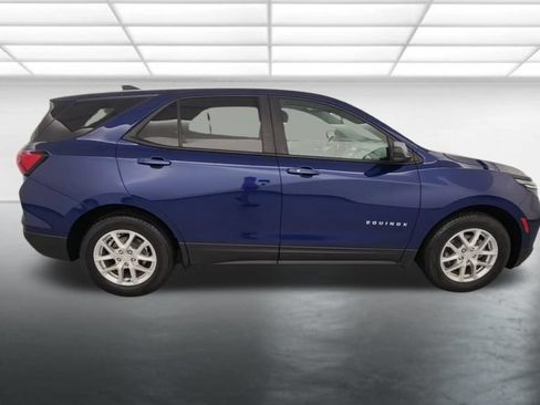 Used 2022 Chevrolet Equinox LS w/ LS Convenience Package FWD image 8