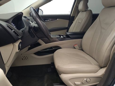 Used 2016 Lincoln MKX Reserve w/ Technology Package FWD image 17