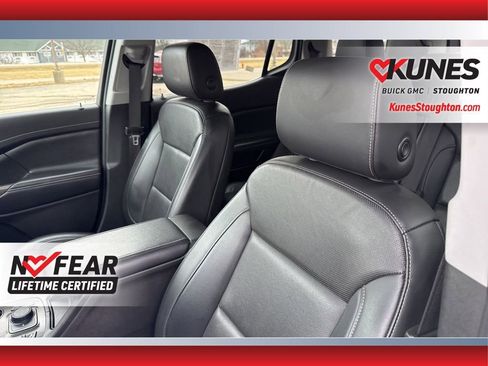 Used 2023 GMC Acadia SLT image 25