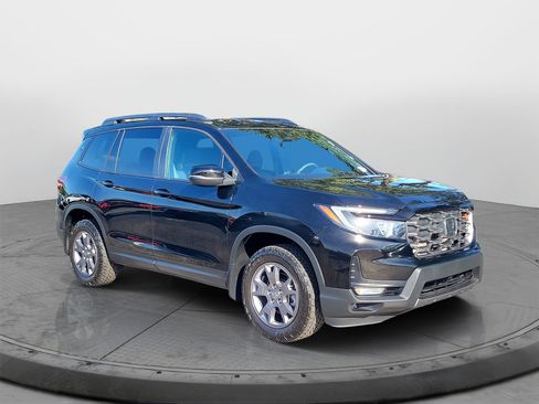 Certified 2024 Honda Passport TrailSport image 1