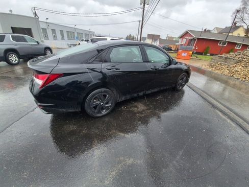 Used 2021 Hyundai Elantra SEL image 8
