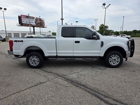Used 2018 Ford F250 XLT w/ Snow Plow Prep Package AWD/4WD image 4