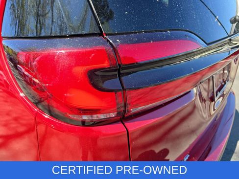 Used 2025 Chrysler Pacifica Limited image 35