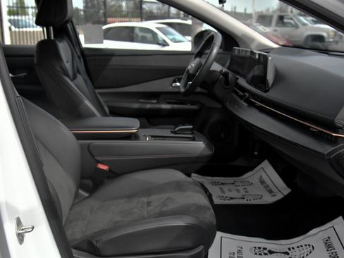 Used 2023 Nissan Ariya AWD image 50