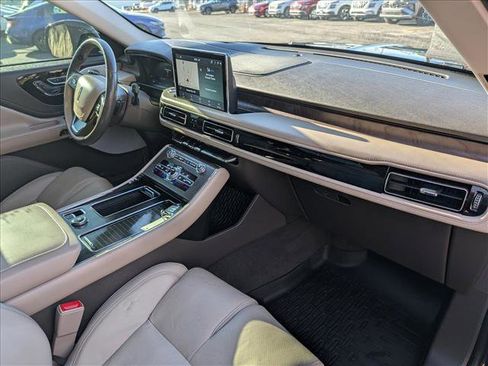 Used 2023 Lincoln Aviator Reserve w/ Equipment Group 201A image 16