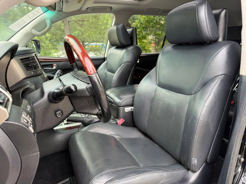 Used 2015 Lexus LX 570 4WD w/ Luxury Package image 34