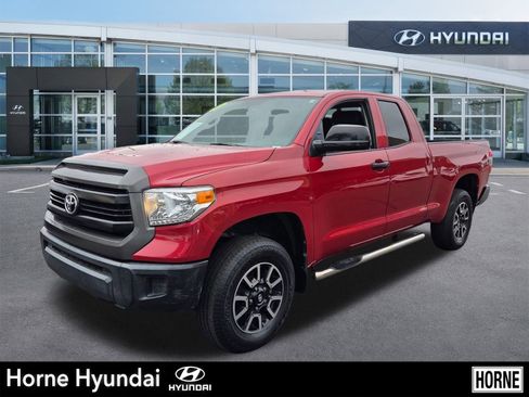 Used 2017 Toyota Tundra SR image 1