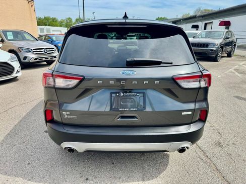 Used 2020 Ford Escape SE image 10