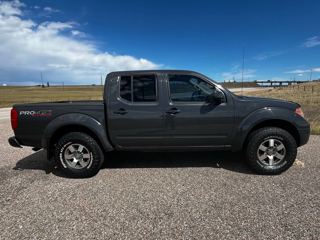 Used 2012 Nissan Frontier PRO-4X AWD/4WD image 6