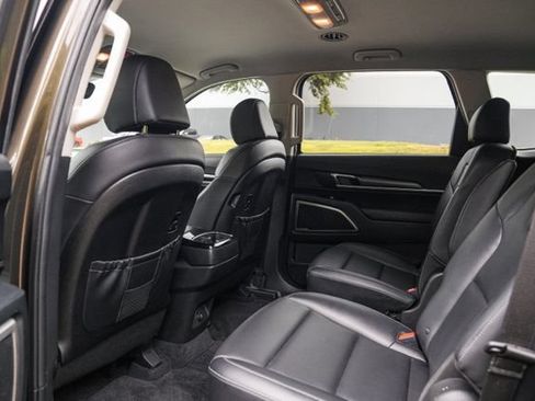 Used 2024 Kia Telluride S FWD image 43