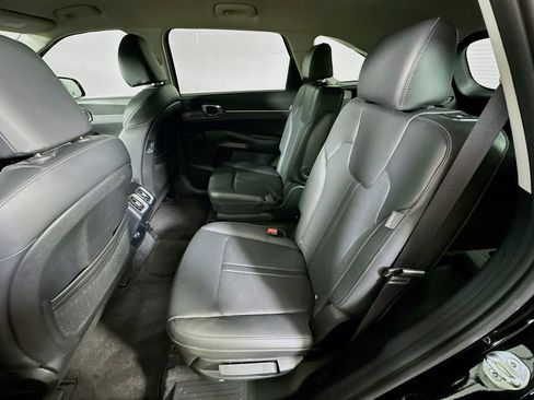 Used 2024 Kia Sorento EX FWD image 15