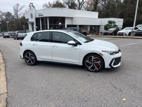 New 2026 Volkswagen GTI SE image 2