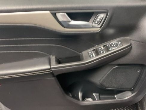 Used 2021 Ford Escape SE w/ Cold Weather Package image 11