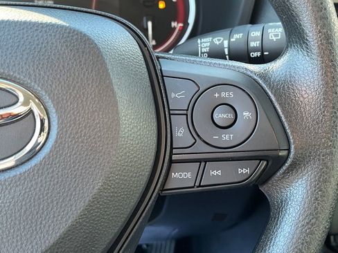 Used 2025 Toyota RAV4 XLE image 19