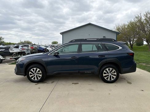 Certified 2025 Subaru Outback AWD/4WD image 3