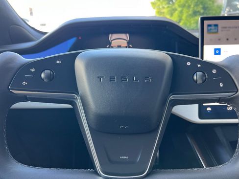 Used 2022 Tesla Model S AWD/4WD image 22