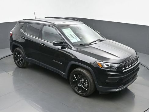 New 2025 Jeep Compass Latitude w/ Sun & Sound Group AWD/4WD image 44