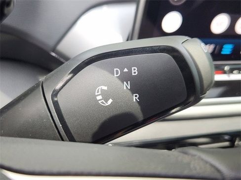 New 2025 Volkswagen Tiguan SE R-Line image 18