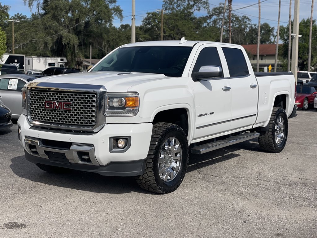 Used 2015 GMC Sierra 2500 Denali w/ Duramax Plus Package AWD/4WD image 17