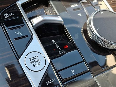 Used 2026 BMW X7 xDrive40i image 14