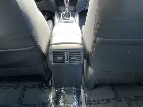 Used 2018 Nissan Rogue SV image 35