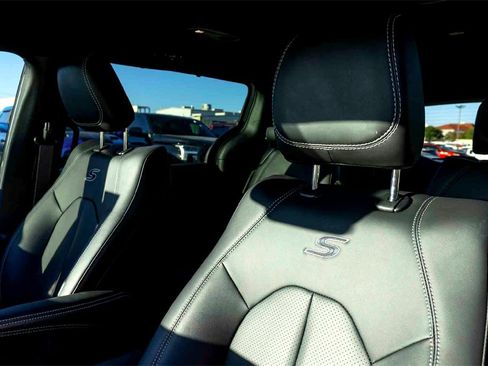 New 2026 Chrysler Pacifica Select w/ S Appearance Package image 8