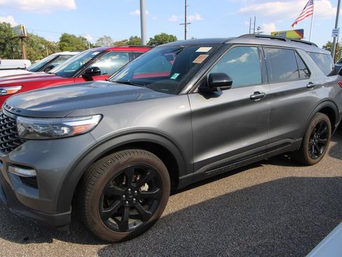 Used 2024 Ford Explorer ST-Line w/ Class IV Trailer Tow Package AWD/4WD image 5