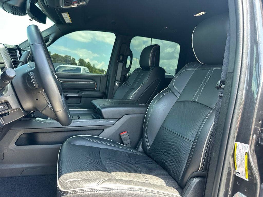 Used 2024 RAM 2500 Limited AWD/4WD image 32