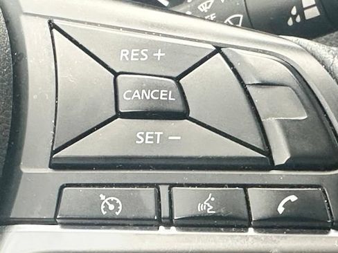 Used 2019 Nissan Rogue S w/ Special Edition Package AWD/4WD image 9