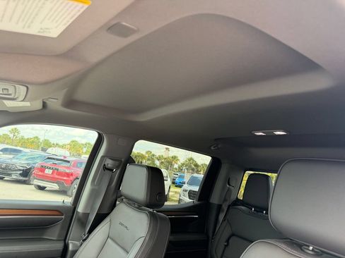 Used 2024 GMC Sierra 1500 Denali w/ Technology Package AWD/4WD image 23