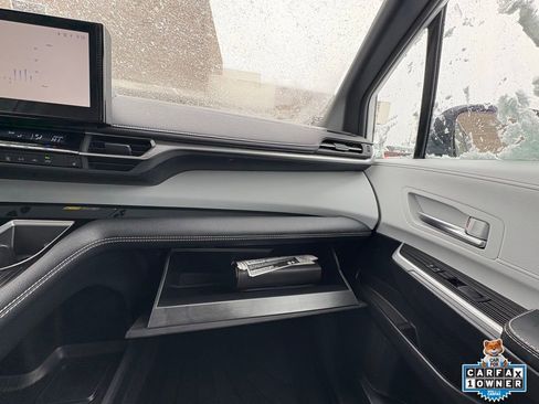 Certified 2025 Toyota Sienna XSE image 22