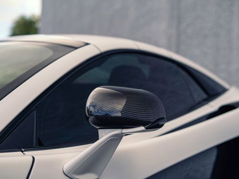 Used 2019 McLaren 570S Spider RWD image 15