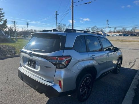 Used 2025 Subaru Forester Premium image 5