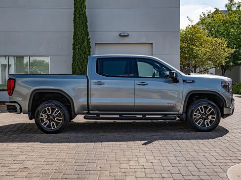 Used 2024 GMC Sierra 1500 AT4 w/ Technology Package AWD/4WD image 11