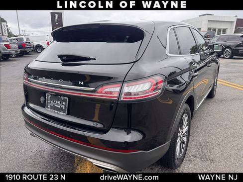 Certified 2022 Lincoln Nautilus AWD w/ Premium Package image 8