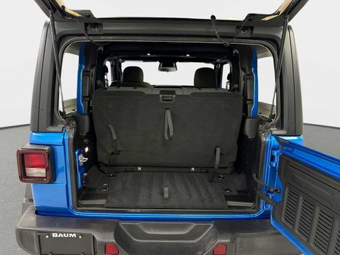 Used 2025 Jeep Wrangler Willys image 20
