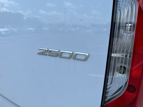 Used 2025 Mercedes-Benz Sprinter 2500 image 13