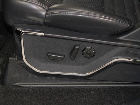 Used 2025 Ford F350 Platinum image 19